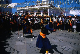 Les Sikhs rejouent d'anciennes batailles lors du Festival de Hola Mohalla, à Anantapur en Inde