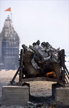 Crémation à Dwarka, l'une des villes les plus sacrées d'Inde