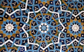 Tuiles en céramique à motif géométrique, Mosquée du Vendredi à Isfahan