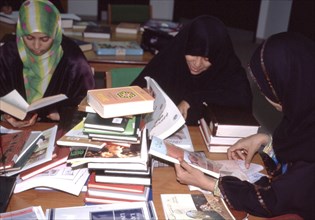 Etudiantes islamiques, à l'Université du Sultan Qaboos