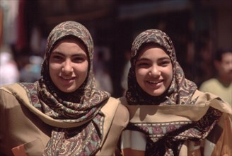 Soeurs jumelles musulmanes en Eypte, au Caire
