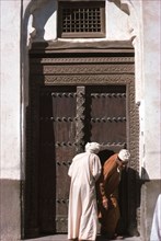 Porte sculptée à Muscat, dans le Sultanat d'Oman