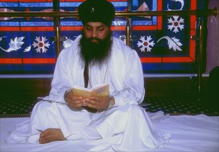 Reading the Holy Sikh texts
