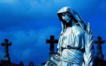 CHR1028BM_Mary_New_Orleans_cemetery_crosses