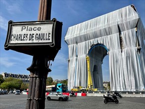 Emballage de l'Arc de Triomphe de l'Etoile par Christo