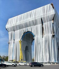 L'Arc de Triomphe, Wrapped