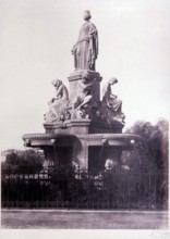 Baldus, Nîmes, Fontaine Pradier