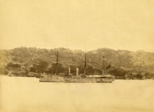 Cuirassé sur la rivière aux perles à Canton (Chine)