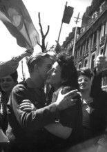 Résistants communistes et F.F.I. à la libération de Paris (août 1944)