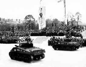 French troops parading during the Liberation of Paris (August 1944)