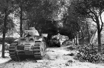 Tanks probably crossing  the Jardin du Luxembourg in Paris, during the Liberation (August 1944)