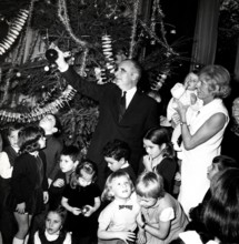 Noël des enfants à l'Hôtel Matignon, 1967