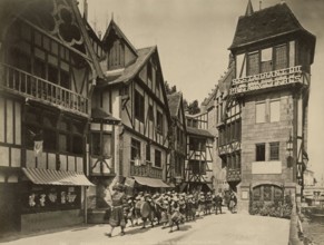 Paris. Exposition Universelle de 1900. Pavillon du Vieux Paris, rue des Vielles Ecoles.