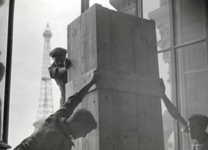 Demolition work at the Trocadero in Paris, 1935
