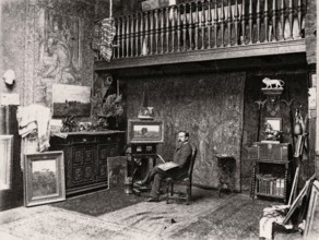 Alfred Elias dans son atelier