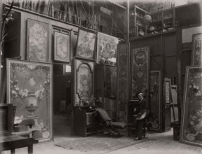 Pierre-Victor Galland dans son atelier