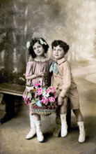Enfants et fleurs