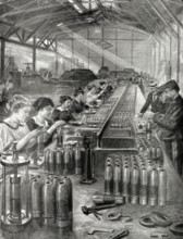 Femmes dans une usine d'armement