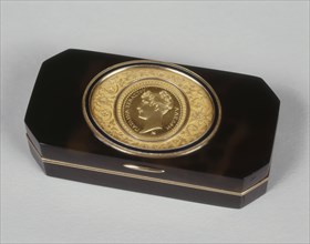 Gold and tortoise shell snuffbox, by Pauline Borghèse