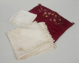 Voile, mouchoir, et petit coussin peint, ayant appartenu à la Reine Hortense (vers 1810-1815)
