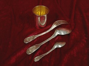 Cutlery and metal cup that the Emperor Napoleon I used in Waterloo (June 18, 1815)