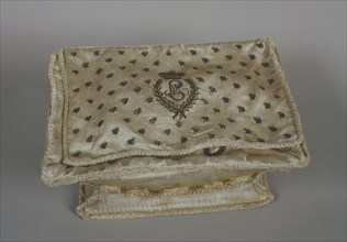 Empress Marie-Louise's finery basket, which she used when she woke up
Vers 1810
