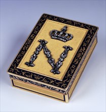 Boîte de présent au chiffre de Napoléon sous couronne