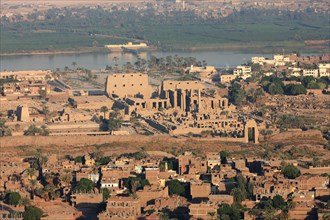 Temple d'Amon à Karnak vu de l'est