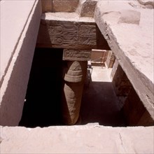 Gournah, Temple de Sethi Ier, vue du toit sur une colonne de la salle hypostyle