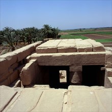 Gurnah, Temple of Seti I,  view from the roof of a column from the hypostyle hall