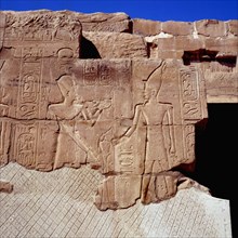 Gurnah, Temple of Seti I, offering of Ramses II