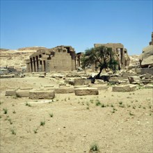 Ramesseum, Temple de Ramsès II, deuxième pylône et salle hypostyle