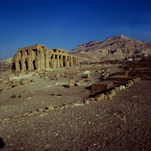 Ramesseum, Temple de Ramsès II. Vue de l'angle Nord-Est de la salle hypostyle