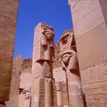 Deir el-Bahari, Temple d'Hatchepsout, chapelle d'Hathor, pilier hathorique