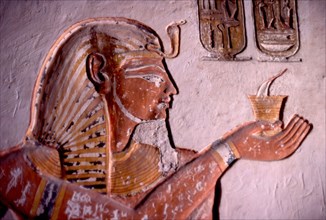 Tombe de Ramsès VI. Le roi présentant la flamme