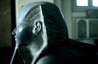Tête de pharaon en sphinx