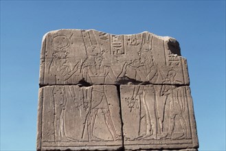 Karnak, Divine female worshipper receiving life from a god