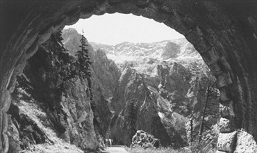 Eagle's Nest, Adolf Hitler's retreat at Berchtesgaden : access road.