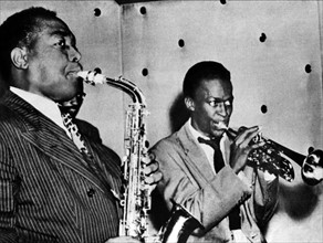 Charlie Parker et Miles Davis
Jazz musiciens


01 juin 1945
Ctu81043