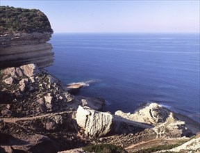Accore coast, view of the former battery of artillery