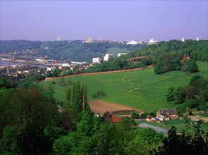 View from atop the Rue des Voûtes towards the southwest part of the valley