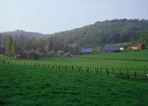 View from the D104 towards the Val-au-Cesne