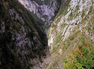 The Gorges d'Enfer and the La Mâture path, seen from La Mâture path