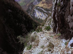 The Gorges d'Enfer and the La Mâture path, seen from La Mâture path