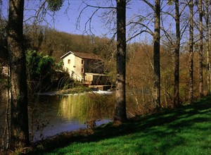 Chez Briez mill and dam, seen from the road
