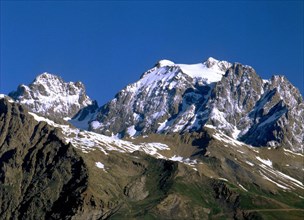 Vue du col de la Pousterle, en direction du Pic sans Nom à gauche et du Pelvoux