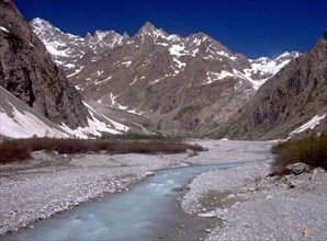 View from the Ban bridge towards the Barre des Ecrins