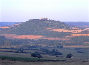 Vue du chemin d'Asquins à Nanchèvre en direction du sud-ouest, Vézelay