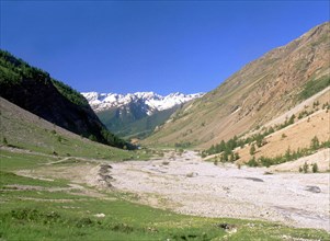 Valley of the Eychauda seen from the trail leading to Eychauda Lake