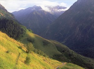 View from GR10 trail, below Pla de Lasset, towards the Val d'Aube and the Aubagnes ridge